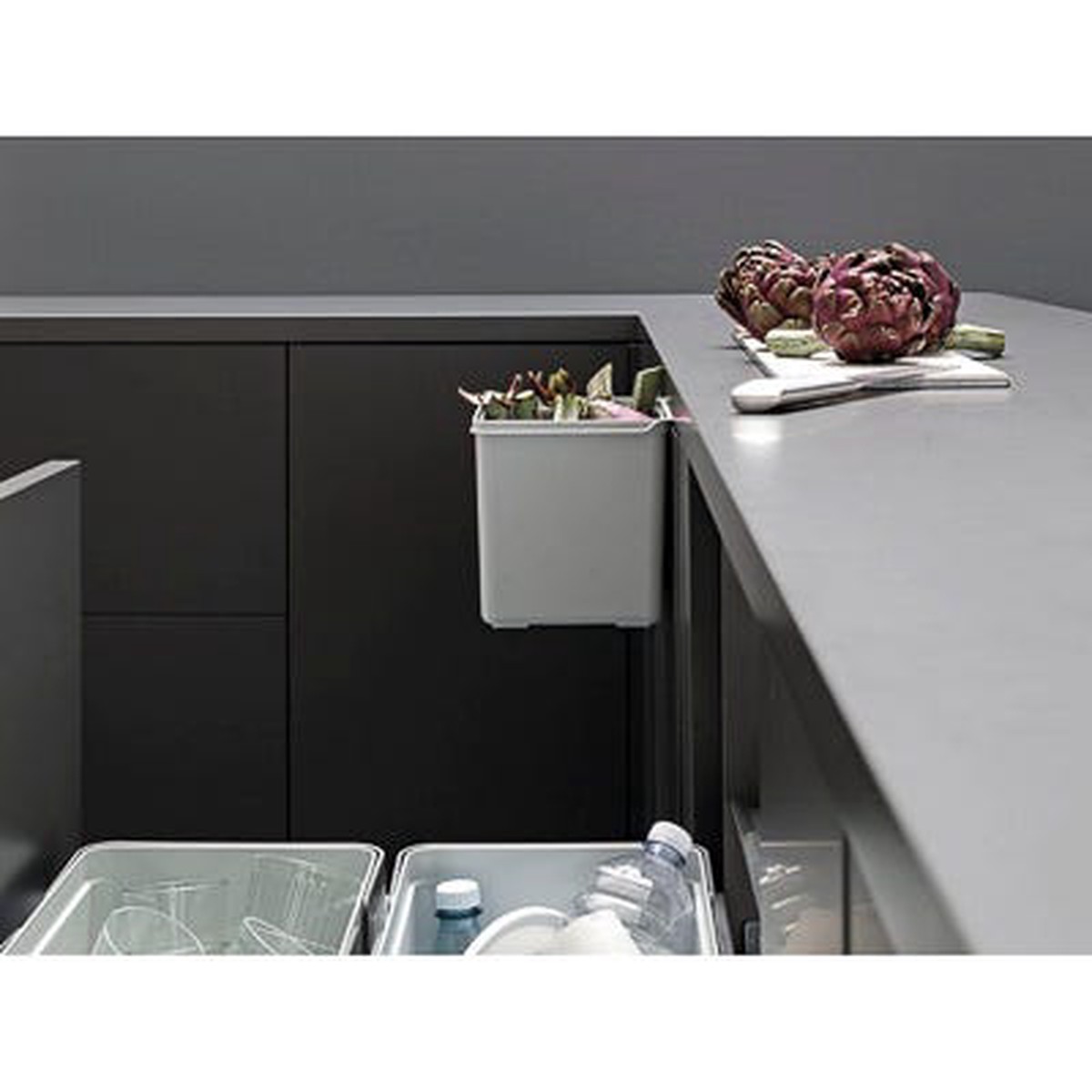 Salice Small Waste Bin, 3.2 qt or 5.3 qt, Silver Gray Polystyrene with Handle